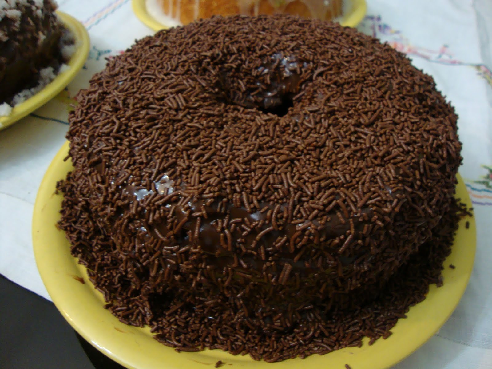 Como Fazer um Delicioso Bolo de Chocolate - DIA 01 NA MINHA