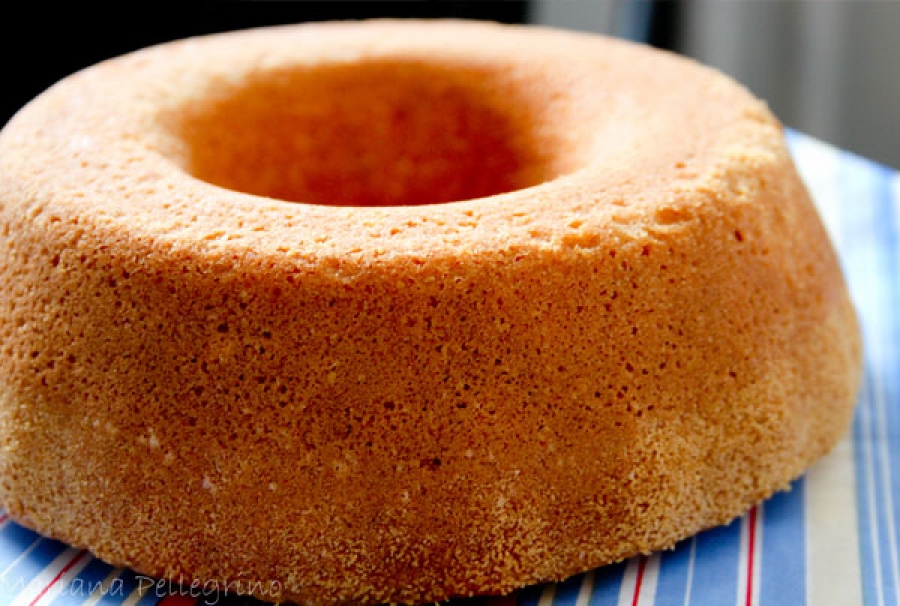 BOLO DE LARANJA SEM OVO - Receita de bolo simples para o café 