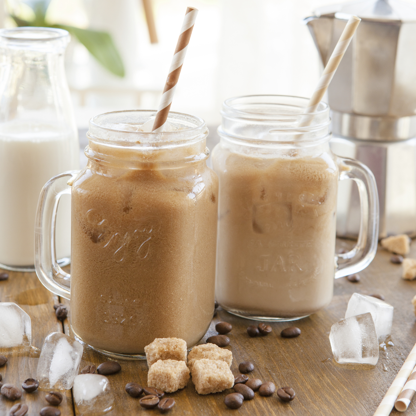 Featured image of post Fotos De Café Gelado / Prepare o café na coqueteleira e acrescente o açúcar junto com o suco de laranja e 3 cubos de gelo.