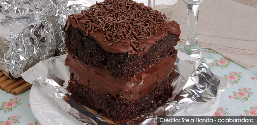 Bolo de Chocolate com Brigadeiro